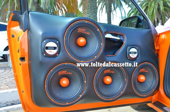 TUNING - Portiera di AUDI A3 con 4 midrange in ferrite e due tweeter SP-TW 12 del marchio SP Audio