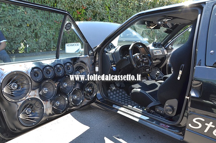 TUNING - Portiera di Lancia Delta con 12 altoparlanti Impact Car Audio