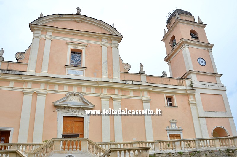 CASTELNUOVO MAGRA - La chiesa parrocchiale di Santa Maria Maddalena, edificata nel XVII secolo, custodisce numerose sculture in marmo di Carrara e vari dipinti tra i quali una "Crocifissione" del fiammingo Peter Brueghel il Giovane