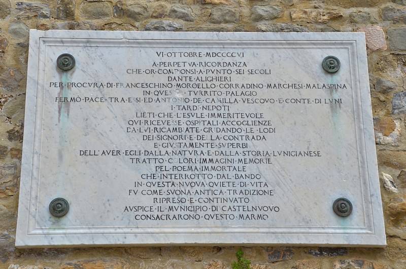 CASTELNUOVO MAGRA - Lapide posta nel 1906 a ricordo della "Pace di Dante"