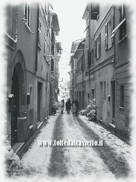 SANTO STEFANO DI MAGRA (Nevicata Dicembre 2009) - Vista di Via Mazzini in direzione sud