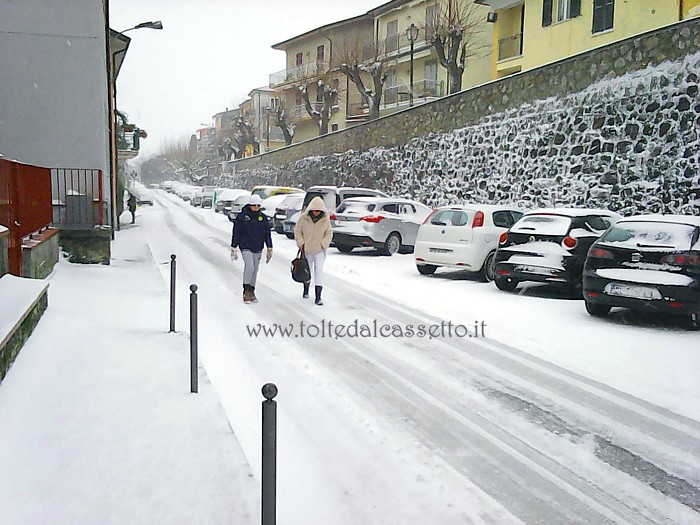 SANTO STEFANO DI MAGRA (Nevicata Marzo 2018) - Via Roma nel tratto all'altezza della scuola elementare Enrico Fermi