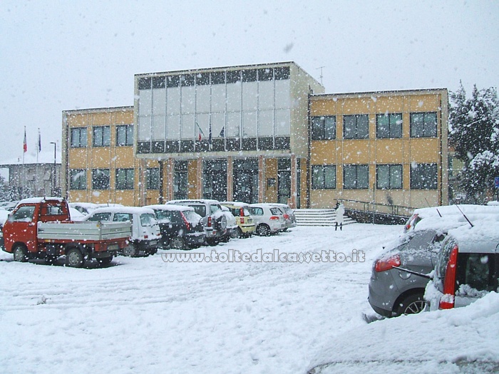 SANTO STEFANO DI MAGRA (Piazza Matteotti) - Il palazzo sede del Comune durante la nevicata del 24 Febbraio 2013