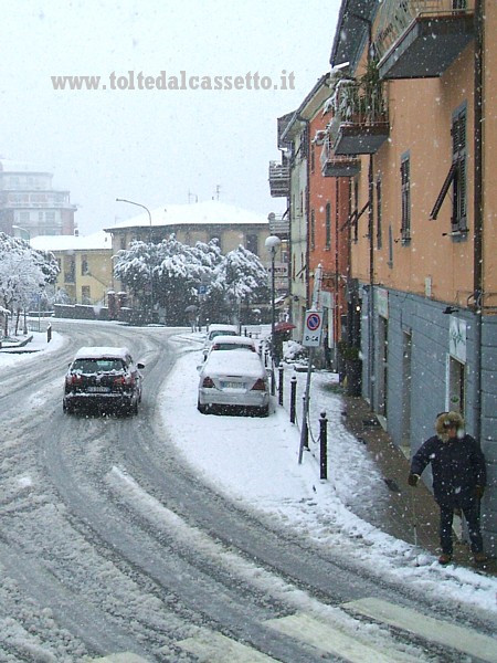 SANTO STEFANO DI MAGRA - Piazza Garibaldi, inizio di Via Cisa Sud (ore 10:55 del 24-02-2013)
