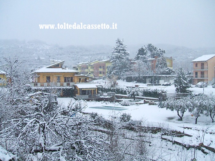 SANTO STEFANO DI MAGRA - Abitazioni periferiche lungo Via 27 Gennaio (ore 11:12 del 24-02-2013)