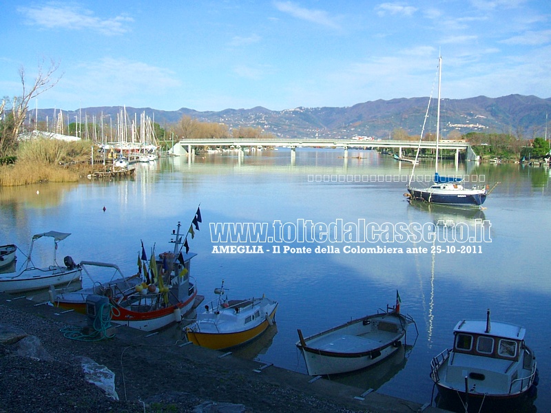 AMEGLIA - Il profilo del Ponte della Colombiera prima del crollo dovuto all'ondata di piena del Magra verificatasi il 25 ottobre 2011