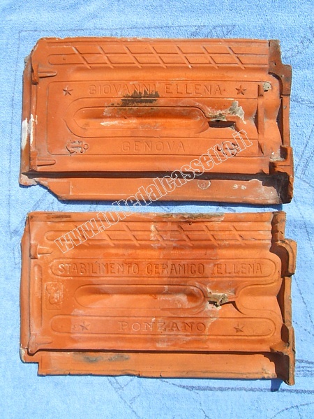 PONZANO MAGRA (Belaso) - Due tegole che raccontano la storia della Ceramica Vaccari. Una di fine '800  marchiata "Giovanni Ellena - Genova", l'altra di inizio '900 porta la dicitura "Stabilimento Ceramico Ellena - Ponzano"