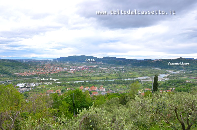 VAL DI MAGRA - Panorama dalle alture di Bolano con scorcio sui borghi di S.Stefano di Magra, Vezzano Ligure e Arcola