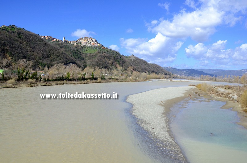 VEZZANO LIGURE - Paesaggio invernale con fiume Magra