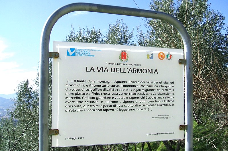 CASTELNUOVO MAGRA - Un comune in sintonia con l'ambiente (La Via dell'Armonia - citazione di Maurizio Maggiani)