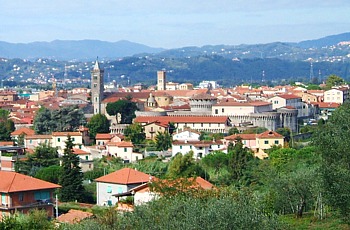 SARZANA - Il centro storico visto dalla Fortezza di Sarzanello