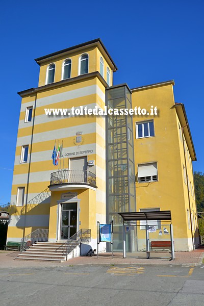 BEVERINO - Il palazzo civico che si trova nella frazione Padivarma