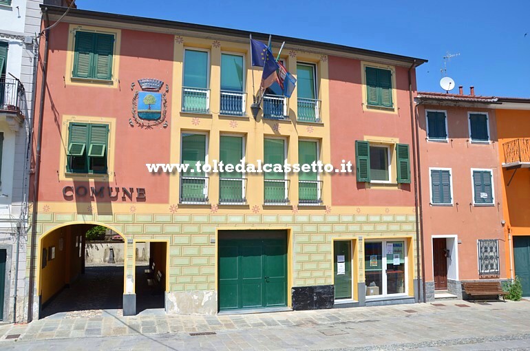 BORGHETTO VARA - Palazzo comunale con annessa biblioteca civica intitolata al cantautore genovese Fabrizio De' Andr. Il complesso  stato oggetto di restauro dopo l'alluvione del 25 ottobre 2011