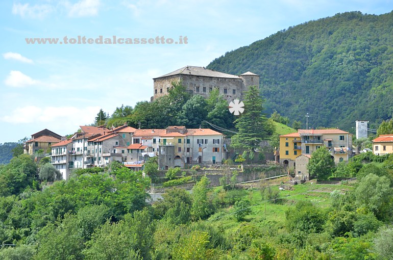 CALICE AL CORNOVIGLIO - Panorama col Castello Doria Malaspina