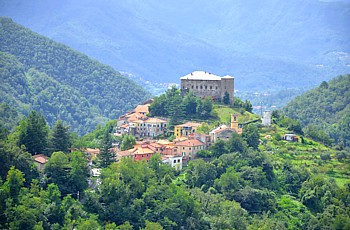 CALICE AL CORNOVIGLIO - La collina del centro storico