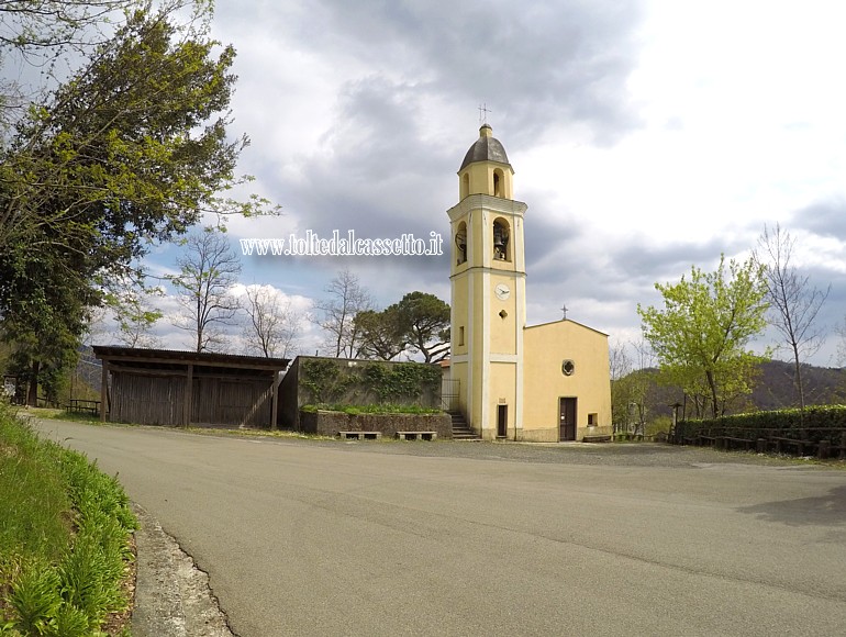 SANTUARIO DI CERRETA - Panorama dal piazzale antistante la piccola chiesa