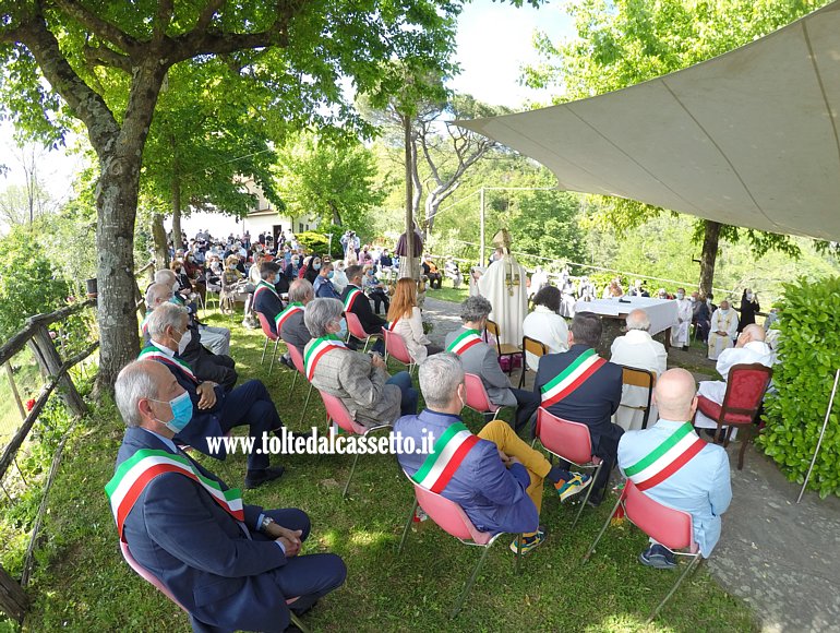 SANTUARIO di CERRETA - Durante la festa del Santo Antonio Maria Gianelli i sindaci della Val di Vara assistono alla Santa Messa celebrata dal Vescovo della Spezia