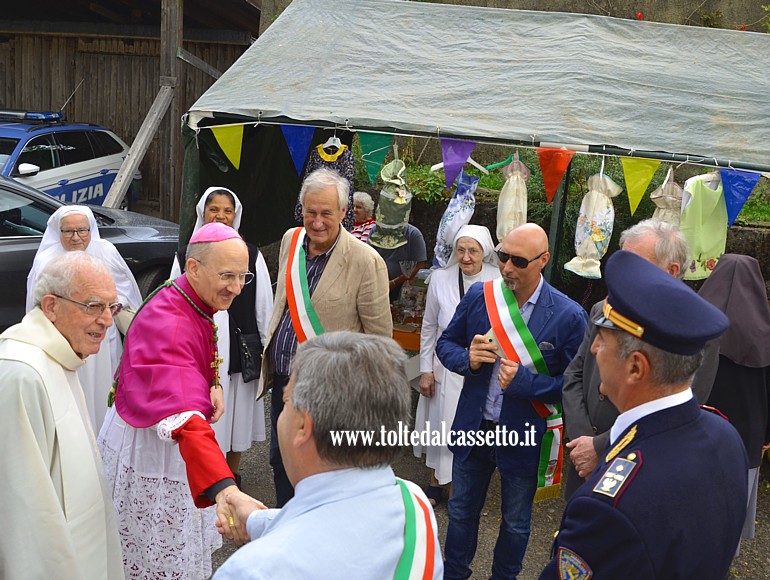SANTUARIO di CERRETA - Il Vescovo della Spezia accolto da alcuni sindaci della Val di Vara