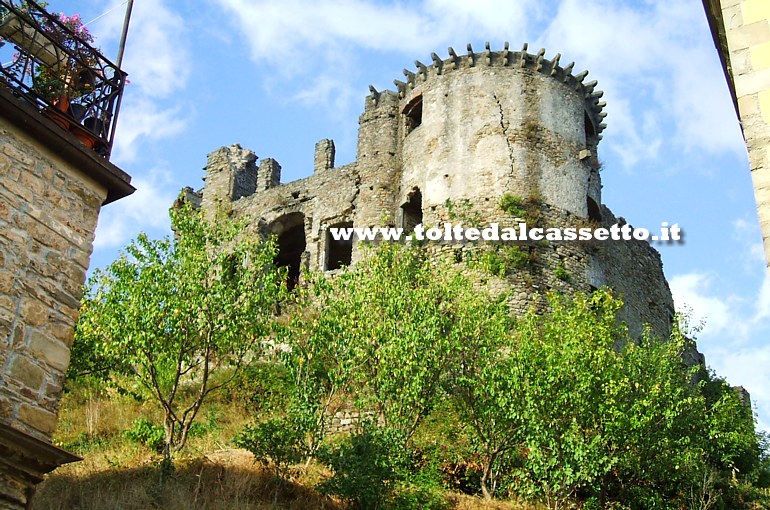 MADRIGNANO (Settembre 2009) - Il Castello dei Malaspina come si presentava prima dei lavori di restauro