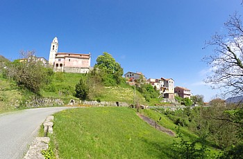 MAISSANA - Skyline della frazione Ossegna