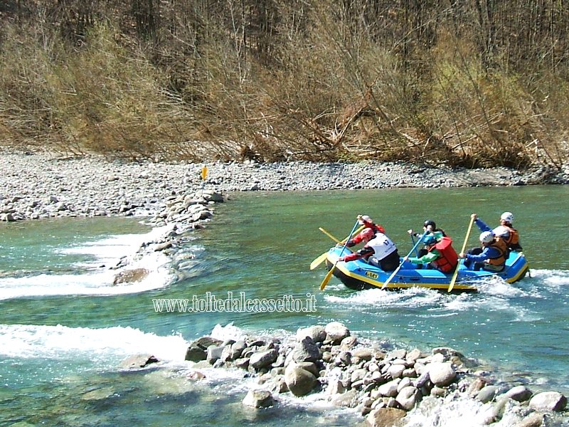 FIUME VARA - Equipaggio rafting numero 17 alla partenza della prova individuale durante i Campionati Nazionali 2009