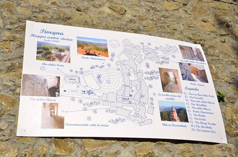 TIVEGNA - Mappa del centro storico collocata nell'Aia della Corte