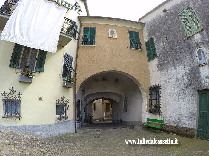 VARESE LIGURE - Abitazioni a ridosso del Ponte di Grecino