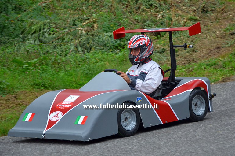 RICCO' DEL GOLFO (Cronodiscesa Casella-Valdipino 2014) - Il carrettino gommato n.8 del Team "La Bozza" di Valdipino.
		Il mezzo ha chiuso la gara al 4 posto della categoria "gommato monoposto" ed ha realizzato il 5 tempo assoluto pari a 2'43"5)