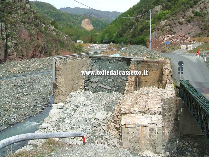 ROCCHETTA VARA - Il ponte lungo la Strada Provinciale n. 7 spazzato via dalla piena del torrente Gravegnola