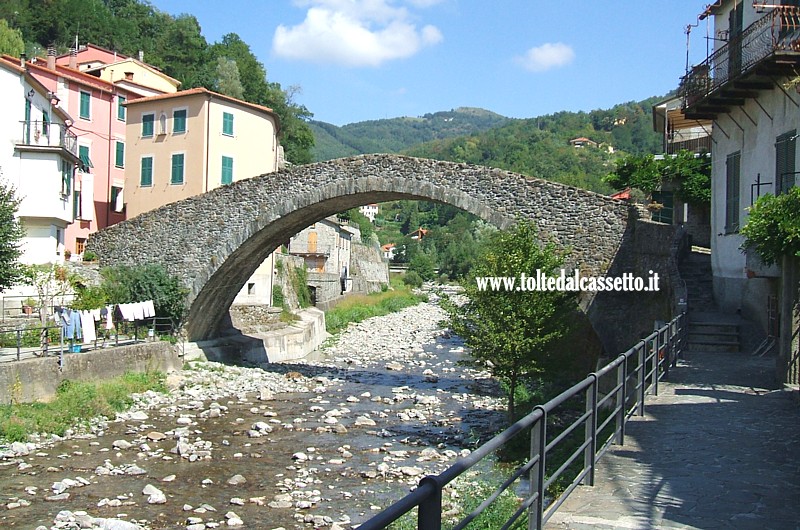 VARESE LIGURE - Il Ponte di Grecino sul fiume Crovana