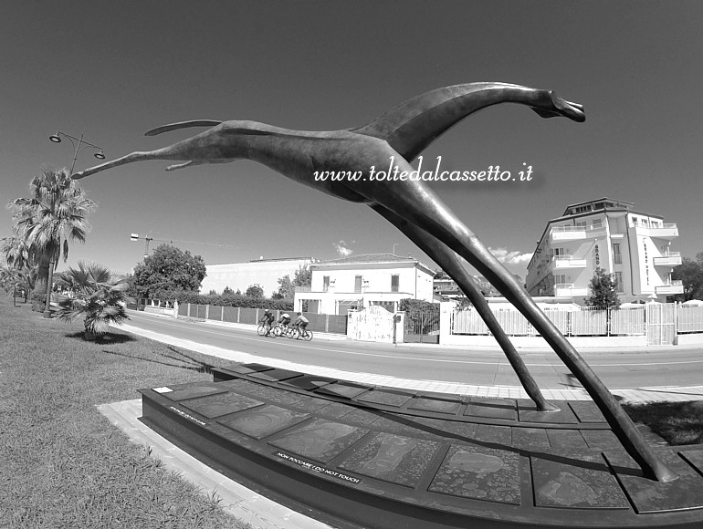 FORTE DEI MARMI (Lungomare) - "Arcturus" di Antonio Signorini