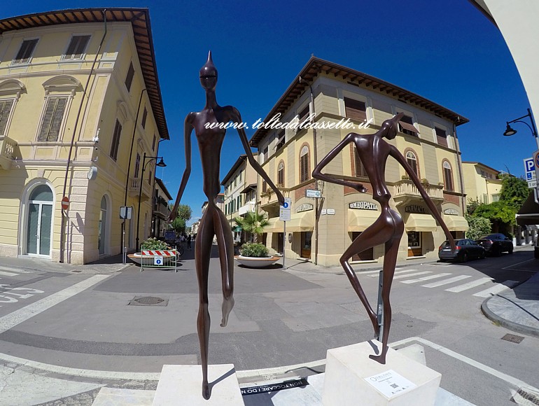 FORTE DEI MARMI (Via Carducci) - "Idra" e "Dunai" di Antonio Signorini