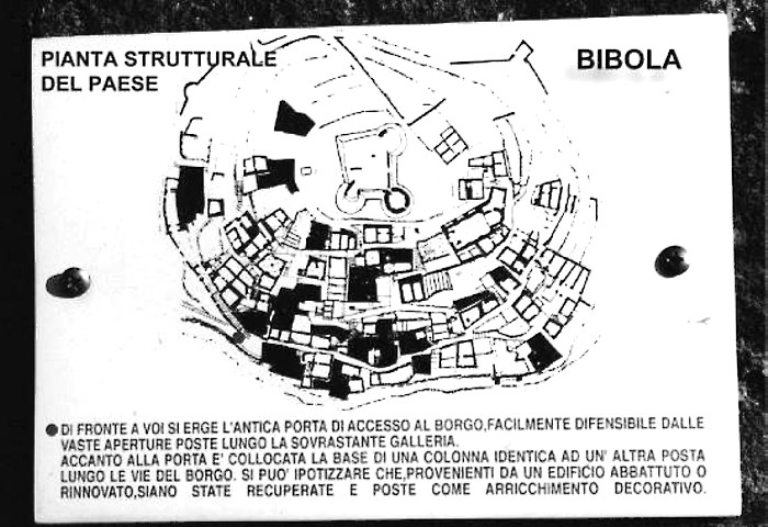 BIBOLA (comune di Aulla) - Pianta con la struttura del borgo che ha una forma circolare
