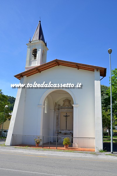 CAMAIORE (localit Frati) - La restaurata Chiesina del Santissimo Crocifisso