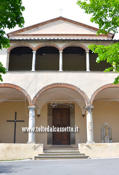 CAMAIORE - L'Ospedale di San Lazzaro. La cappella cinquecentesca fu edificata laddove dal 1347 è documentata la presenza di un lebbrosario