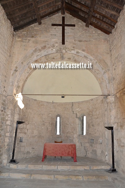 FILATTIERA - Abside della Chiesa di San Giorgio, sormontata da una croce lignea
