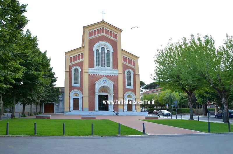 FORTE DEI MARMI - La chiesa di San Francesco