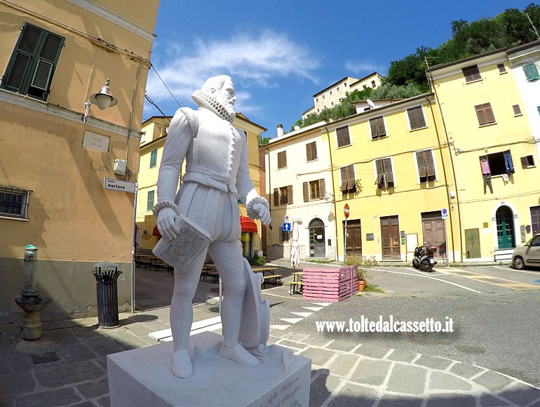 MASSA (Piazza Martana) - Il monumento ad Alberico I Cybo Malaspina, "Principe Magnifico" della citt in epoca medievale