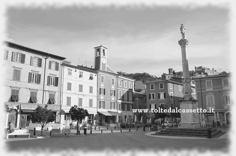 MASSA - Scorcio di Piazza Mercurio
