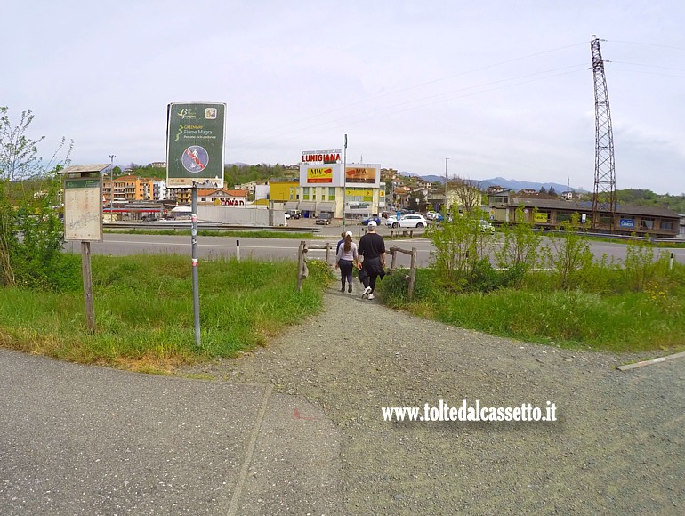 TERRAROSSA - Varco di accesso della pista ciclo-pedonale in localit� Masero