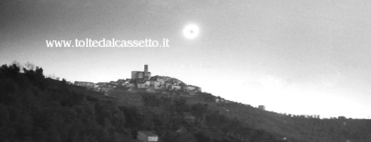 PONZANO SUPERIORE - Panorama durante un'eclisse di sole degli anni Sessanta