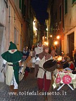 S.STEFANO DI MAGRA (rievocazione storica) - Figuranti in Via Mazzini, la principale del centro storico