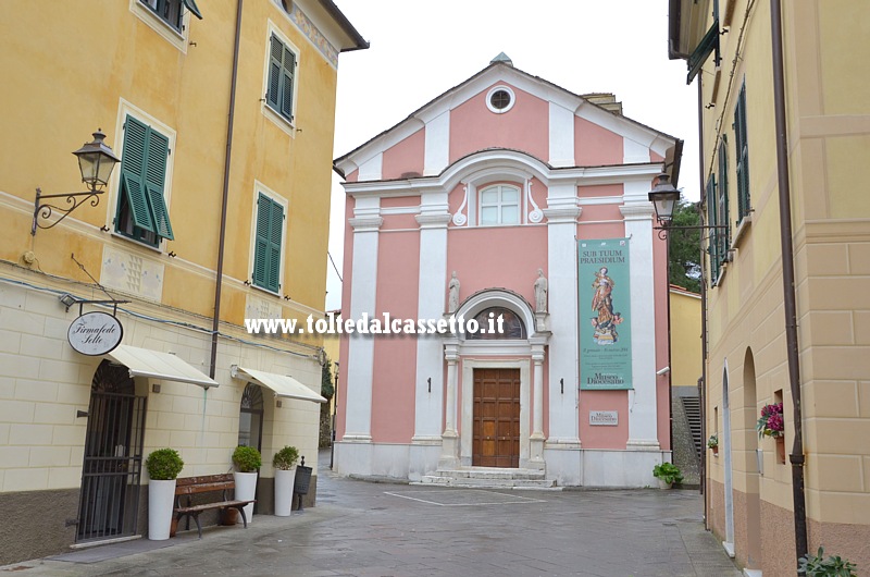 SARZANA - L'Oratorio della Confraternita della Misericordia (o dei Neri) sorse nel XVI secolo per accogliere i carcerati, gli infermi e i moribondi che venivano accompagnati alla sepoltura. Oggi  sede del Museo Diocesano