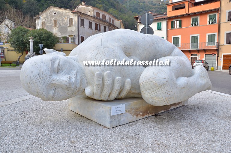 RABARAMA - "Raccoltoquot;, scultura in marmo bianco proveniente dalle cave del Monte Altissimo