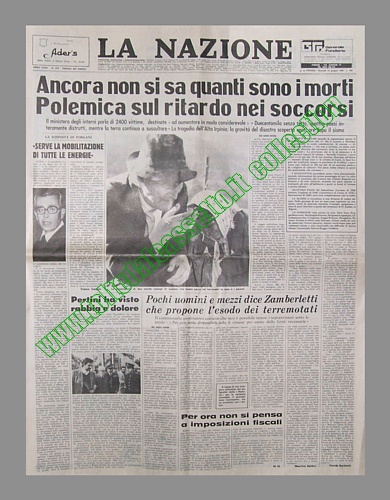 LA NAZIONE del 26 novembre 1980 - A tre giorni dal terremoto che ha colpito il Sud dell'Italia ancora non si sa quanti sono i morti. Polemica sul ritardo nei soccorsi...