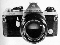 Esemplare di Asahi Pentax ME, reflex 35 mm elettronica ad automatismo non disinseribile