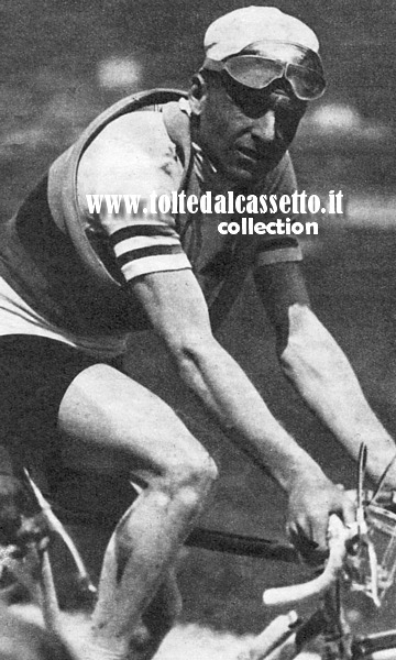 ALFREDO BINDA, tre volte campione del mondo (Adenau 1927 - Liegi 1930 e Roma 1932), venne escluso da un Giro d'Italia per evitare che la corsa fosse gia vinta in partenza