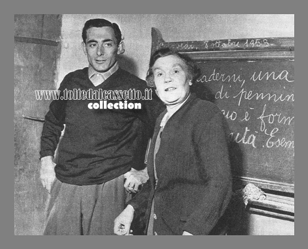 CASTELLANIA 1953 - Dopo la vittoria nel mondiale Fausto Coppi fa visita a zia Albina, la sua maestra di scuola