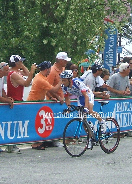 GILBERTO SIMONI impegnato al Giro d'Italia 2009 (crono delle Cinqueterre)