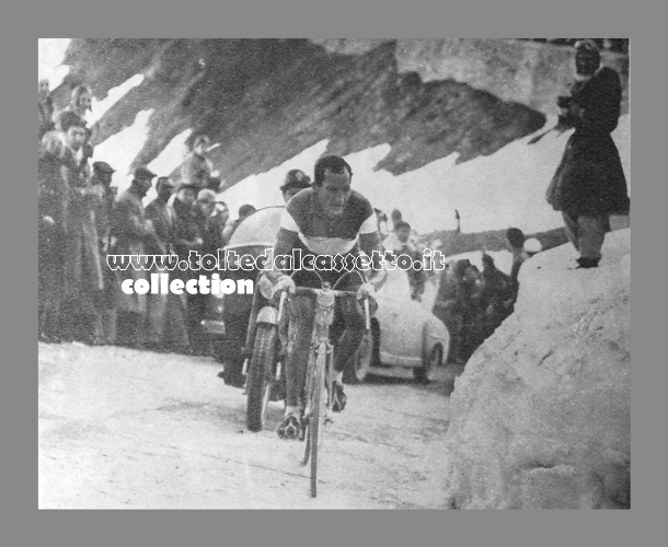 GIRO D'ITALIA - Gino Bartali in azione solitaria sui tornanti del Passo dello Stelvio